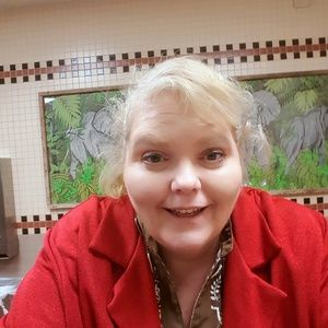 Meet your Posher, Loretta